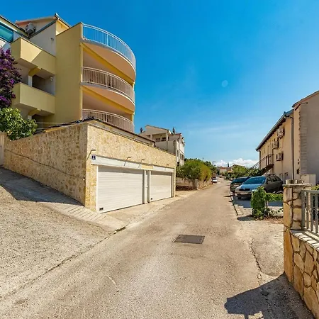 Villa Six-bedroom With Sea View Nl *