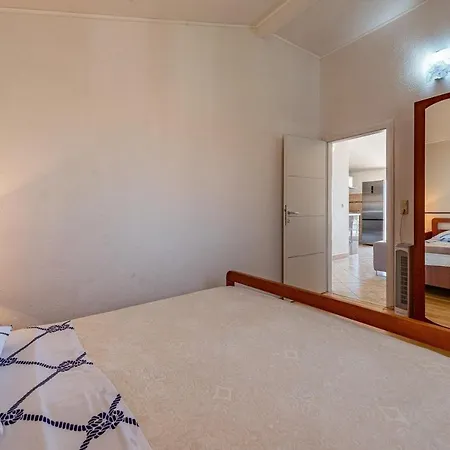 Six-bedroom With Sea View Nl Villa *