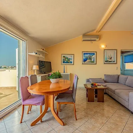 Six-bedroom With Sea View Nl