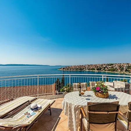 Villa Six-bedroom With Sea View Nl
