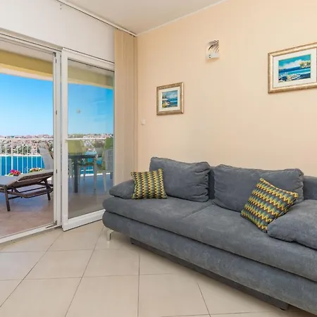 Six-bedroom With Sea View Nl Villa Trogir