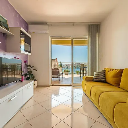 Six-bedroom With Sea View Nl 빌라