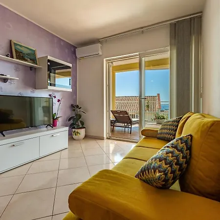Six-bedroom With Sea View Nl 빌라 트로기르