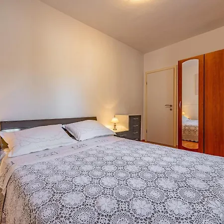 Six-bedroom With Sea View Nl